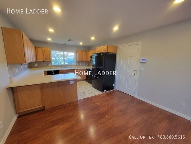 Building Photo - 5214 N 21st Ave