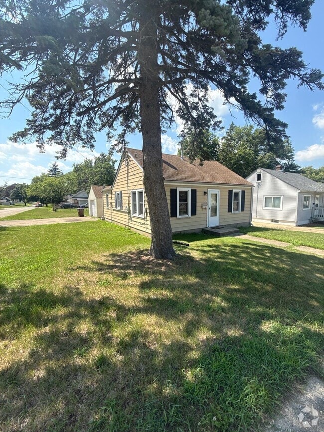 Building Photo - 602 Miriam Ave
