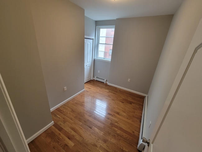 Building Photo - 1612 W Ritner St