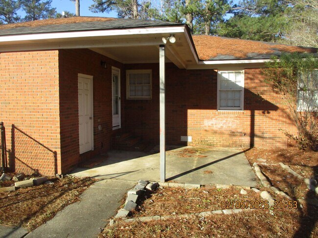 Building Photo - 1610 Whisperwood St