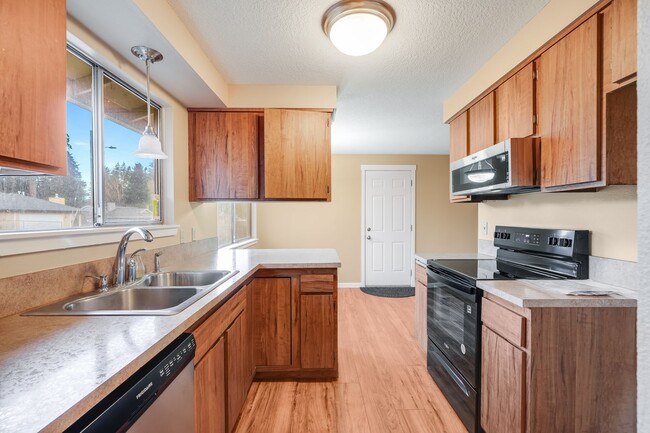 Foto del edificio - Charming 3 bed, 2 bath rental home in Milwaukie!