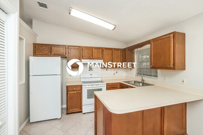 Foto del edificio - 3 Bedroom Pet-Friendly Home in PALM BAY, FL with Main Street Renewal