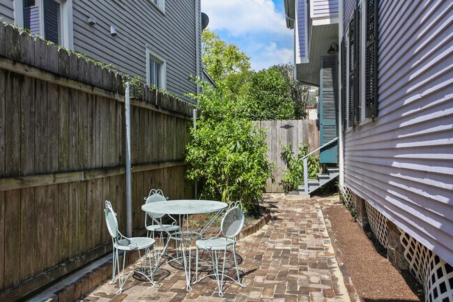 Side patio - 1108 General Pershing St