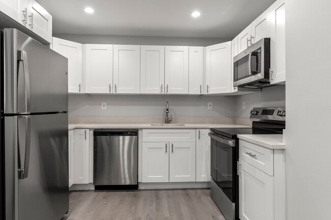Kitchen - Kissimmee Apartments