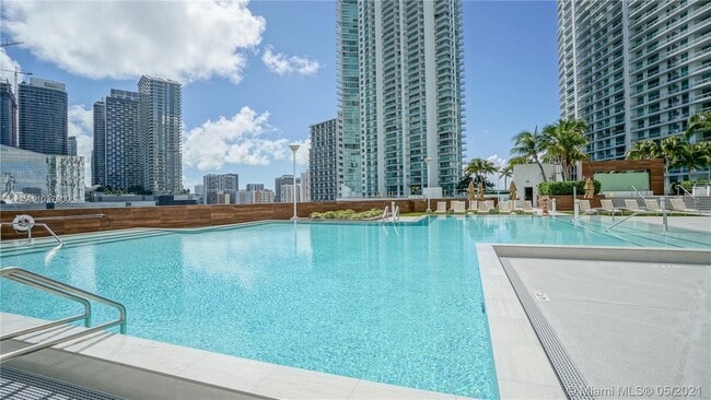 Building Photo - 350 S Miami Ave