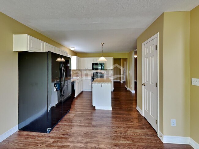 Foto del edificio - 7305 Holderman St