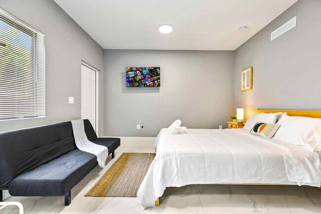 Foto del edificio - 1350 NW 28th St