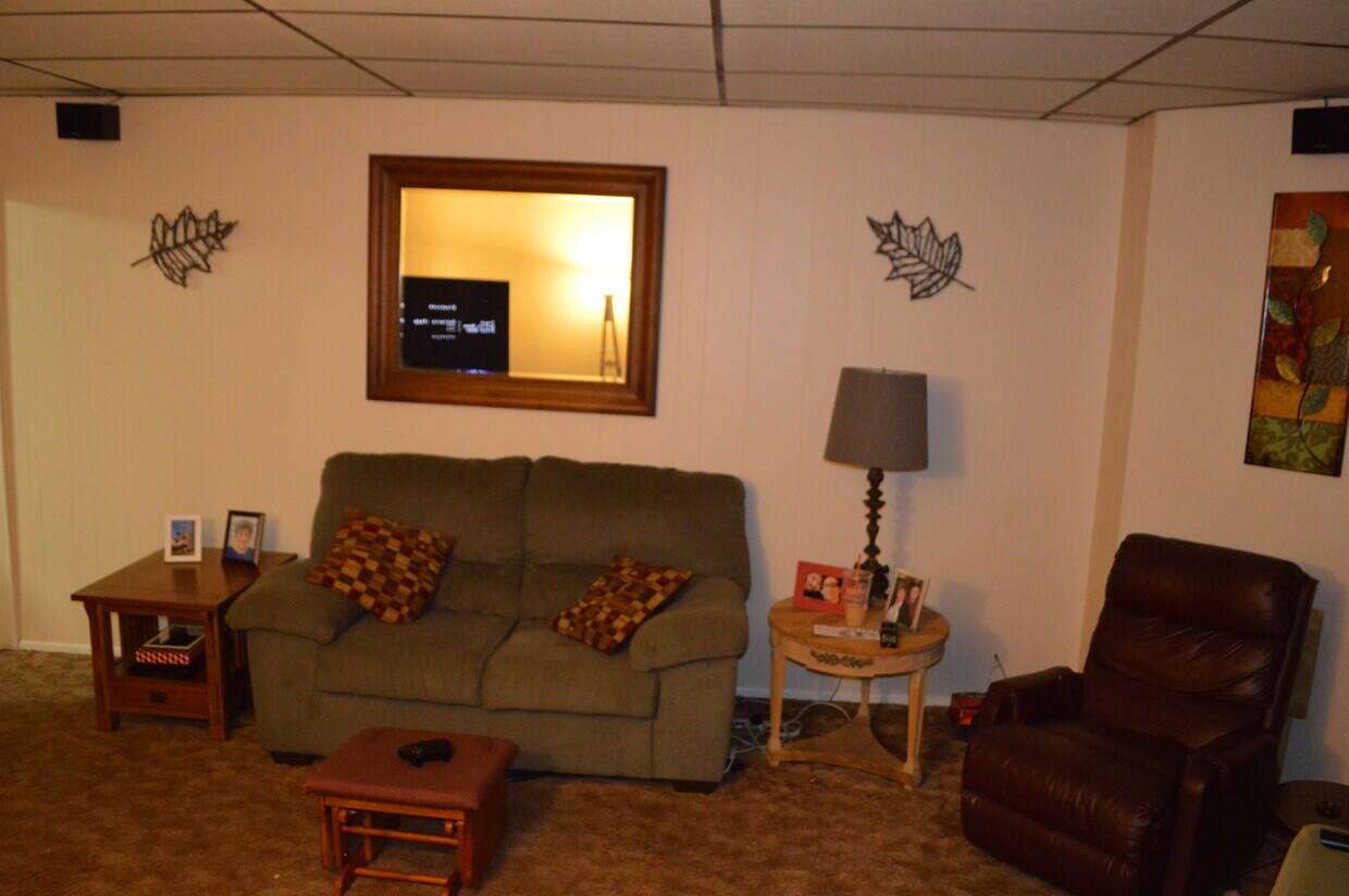 334 Liberty St Unit 2nd Floor 1 Bedroom, Butler, PA 16001 Apartments in Butler, PA