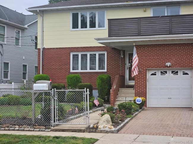 Foto del edificio - 55 Juniper Rd