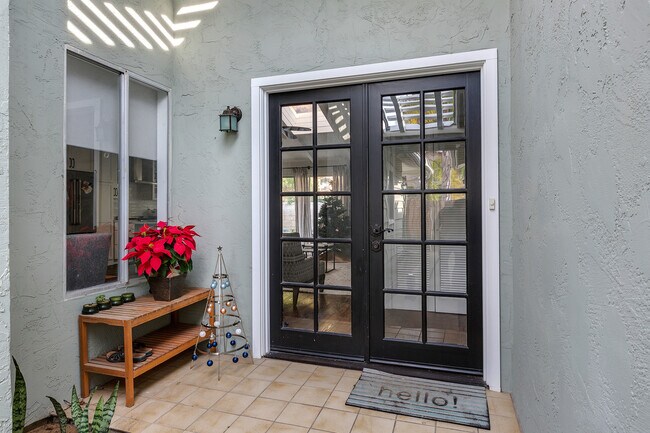 Building Photo - GORGEOUS CARDIFF BY THE SEA HOME!!! HIGH E...