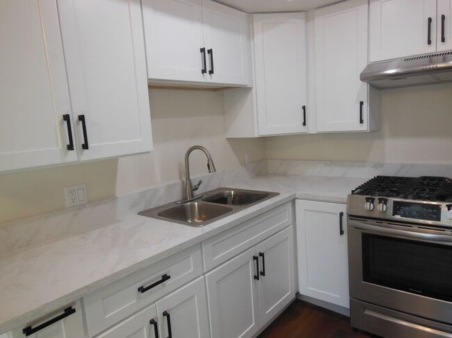 Building Photo - 8728 Cedros Ave