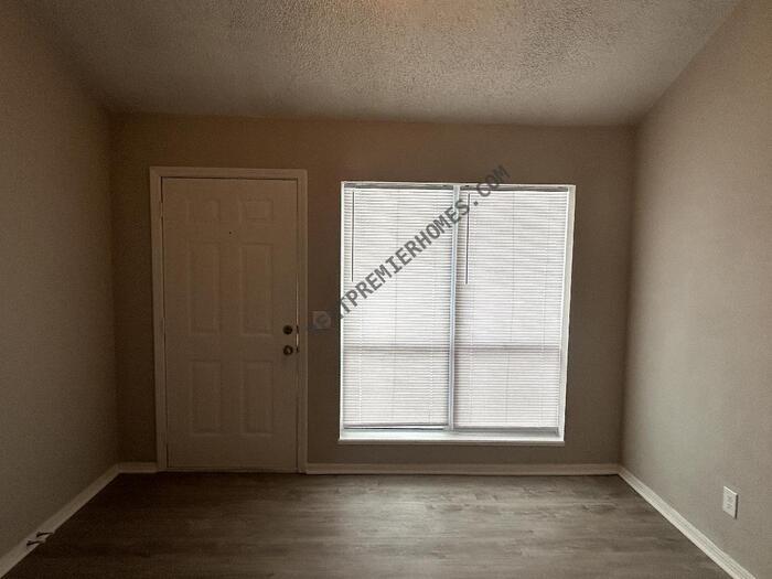 Primary Photo - 2604 W Quincy St