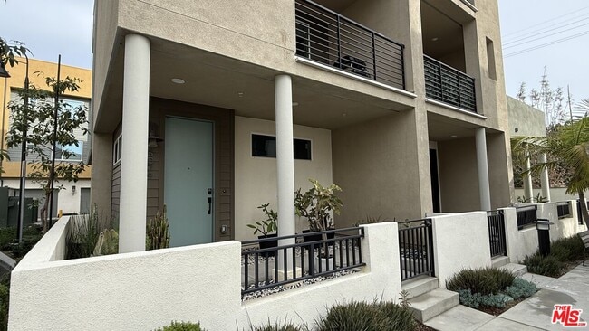 Foto del edificio - 5079 Cedar Ave