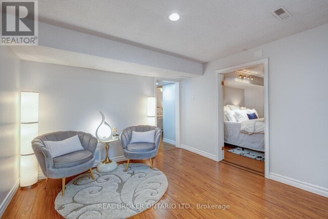 Building Photo - 25 Charnwood Pl