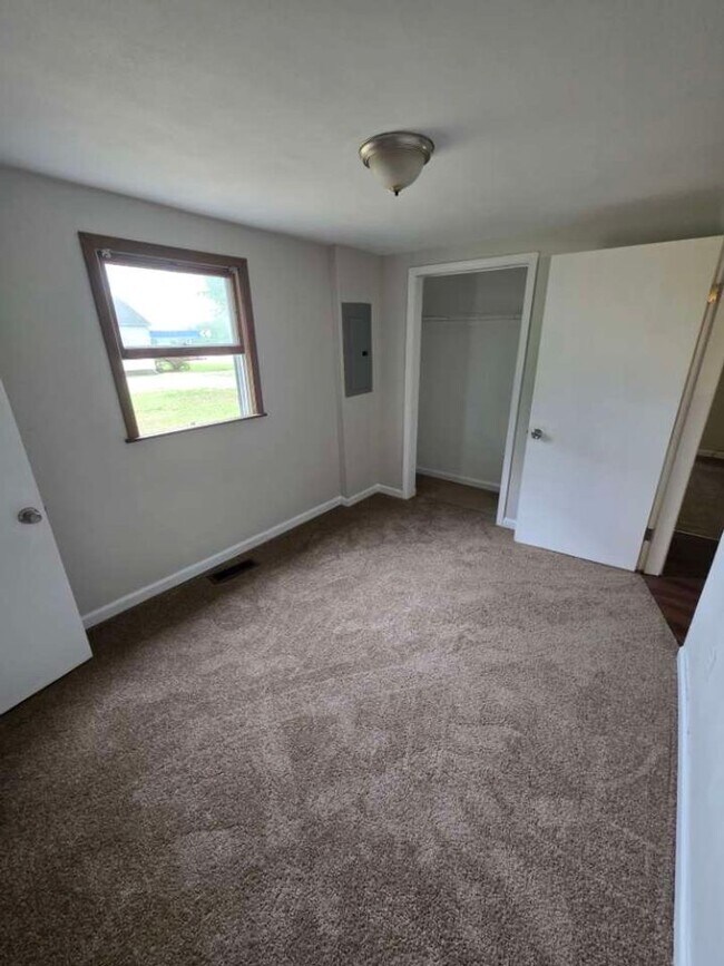 Building Photo - Cozy 3bd/2bth