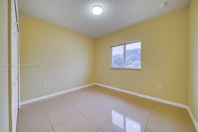 Foto del edificio - 2761 NW 57th St