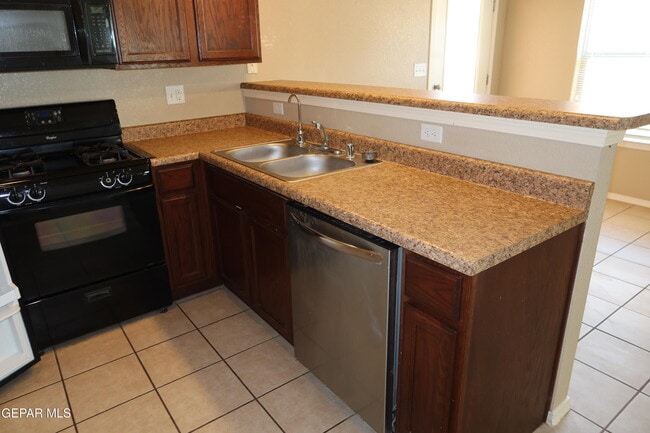 Foto del edificio - 14217 Otter Point Ct