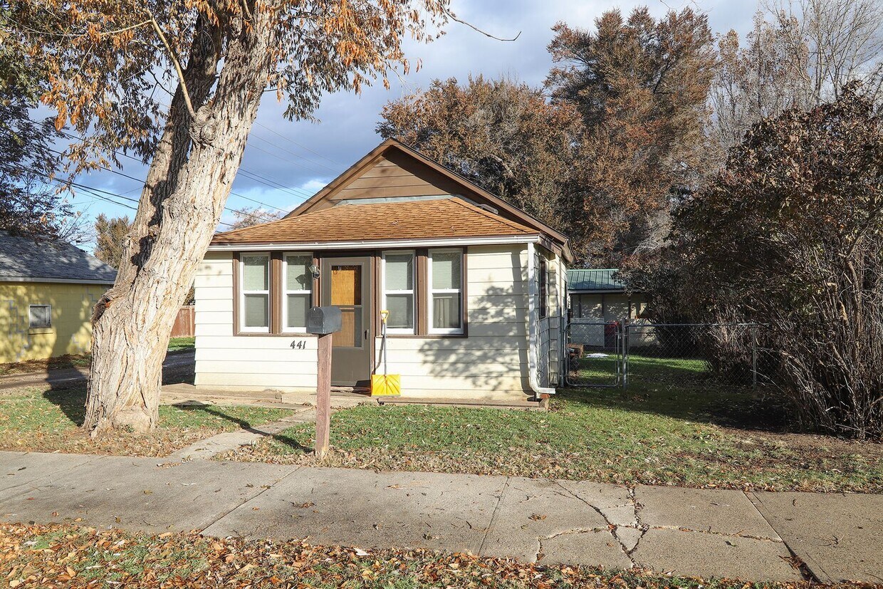 441 E 3rd St, Sheridan, WY 82801 House Rental in Sheridan, WY