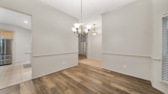 Foto del edificio - 4812 Lakefront Terrace Dr