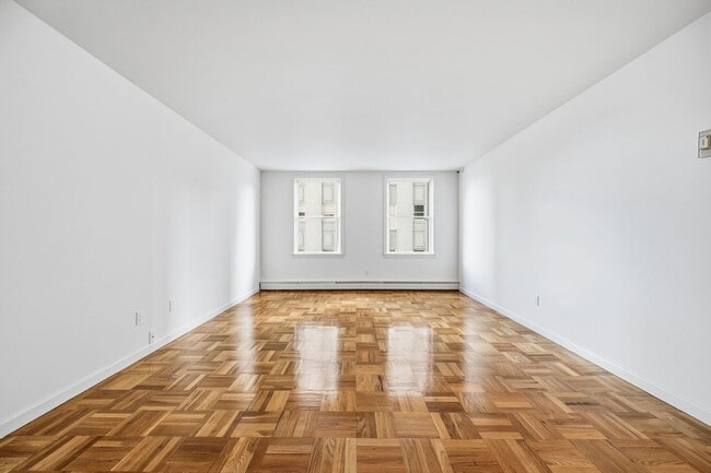 Building Photo - 1310 Jones St