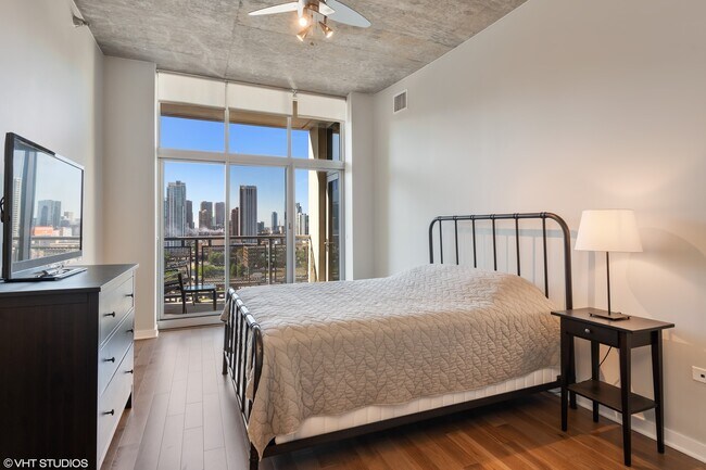 Foto del edificio - 700 N Larrabee St