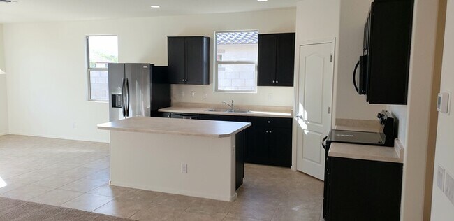 Building Photo - BRAND NEW Gehan built home close to everyt...