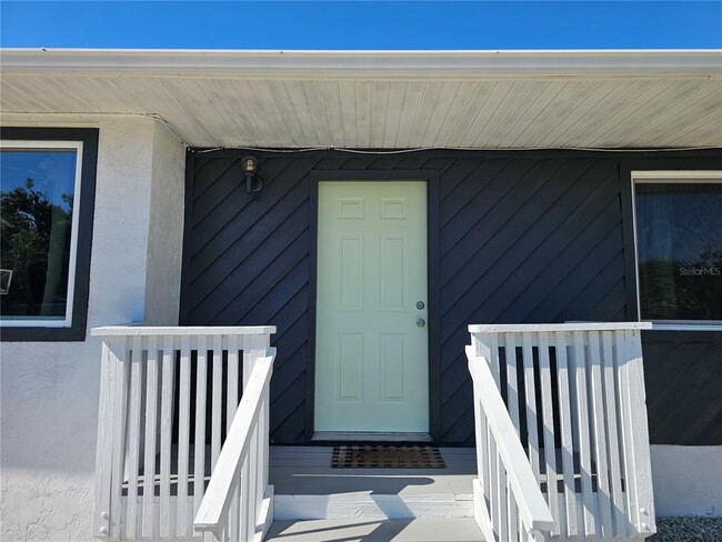 Foto del edificio - 1600 Meadow Lark Ln