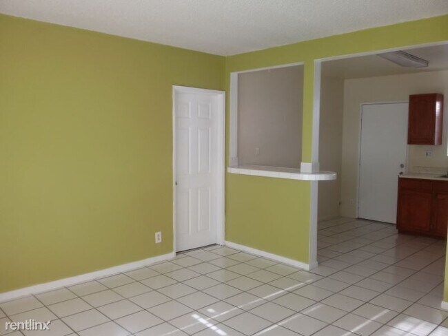 Building Photo - 2 br, 1 bath House - 8017 1/2 2nd St