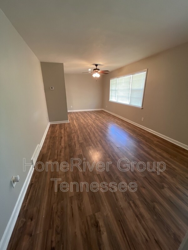Foto del edificio - 4826 E Shore Dr