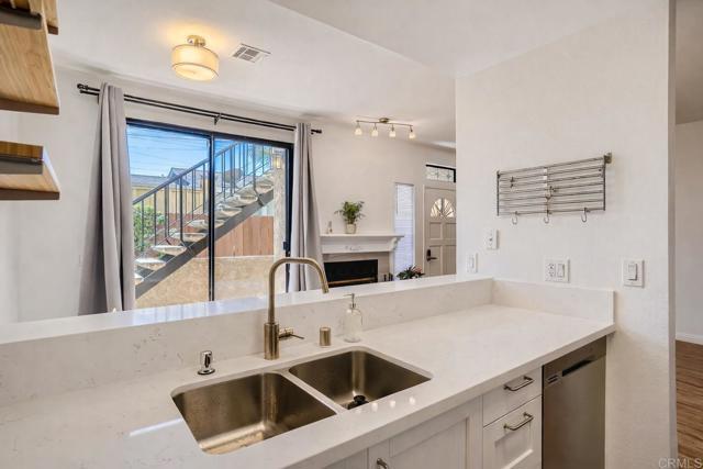 Foto del edificio - 4111 Iowa St