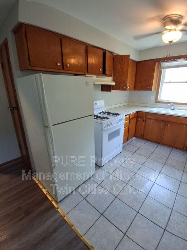 Building Photo - 815 17th St W