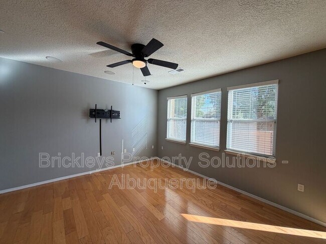 Building Photo - 601 Menaul Blvd NE