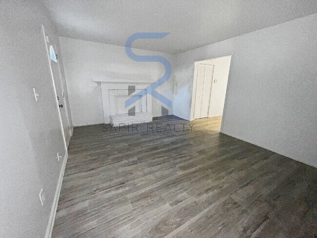 Foto del edificio - LIMITED-TIME OFFER! Apply today with NO APPLICATION FEE! Terms apply. Call (678) 487-7896, Option...