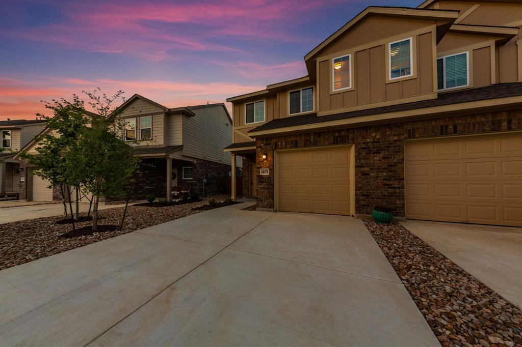 Foto principal - 401 White Steppe Way