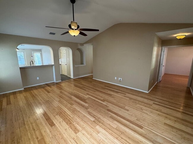 Building Photo - 5733 Hartson