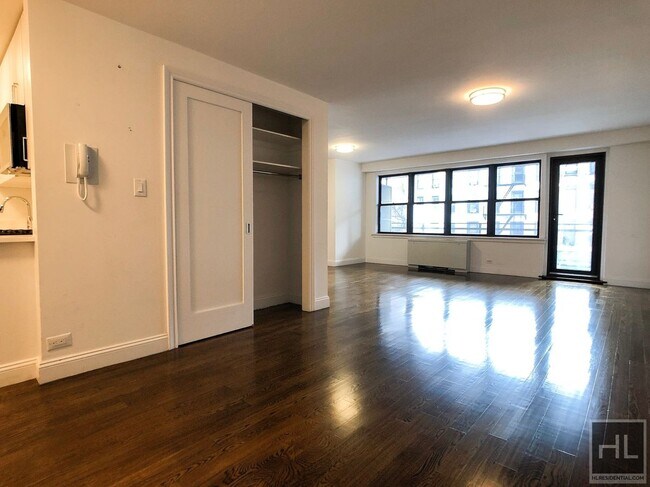 Building Photo - East 82nd Street