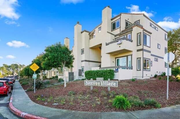 Foto principal - 3550 Carter Dr