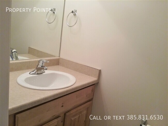 Building Photo - 1587 S 2000 W