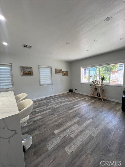 Foto del edificio - 10777 Mountair Ave