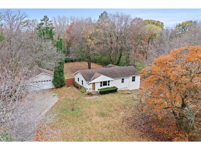 Building Photo - 15803 Sunset Rd