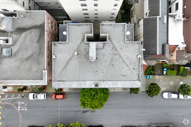 90° top down - 2921 Washington St