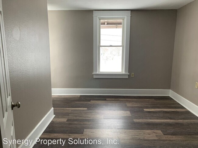 Building Photo - 4 br, 1 bath House - 628 S. Main St. Richland