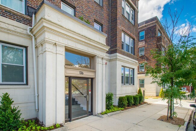 Building Photo - 130 Highland Ave