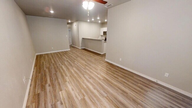 Foto del edificio - 2107 Wildewood Dr