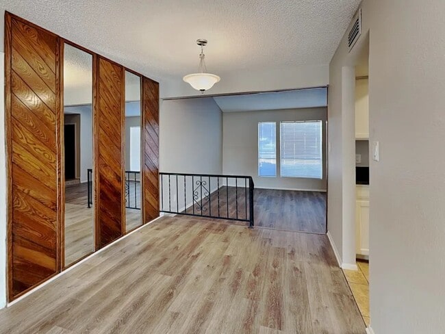 Foto del edificio - 4507 W Gardenia Ave