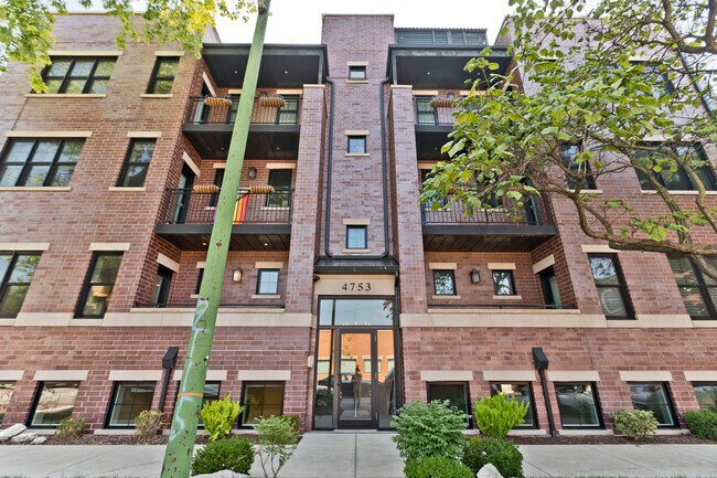 Foto del edificio - 4753 N Hamilton Ave