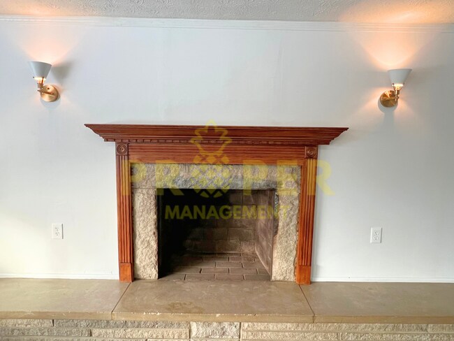 Foto del edificio - 3 bedrooms 2 full bathrooms house