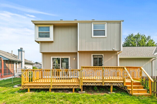 Foto del edificio - 15421 R St