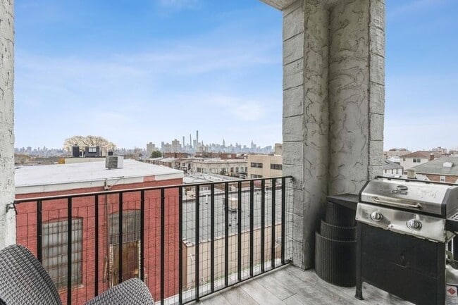 Building Photo - 517 74th St