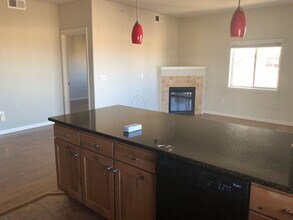 Building Photo - 1044 Rockhurst Dr